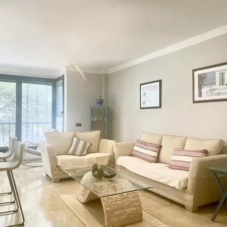 Walkiria Apartment *